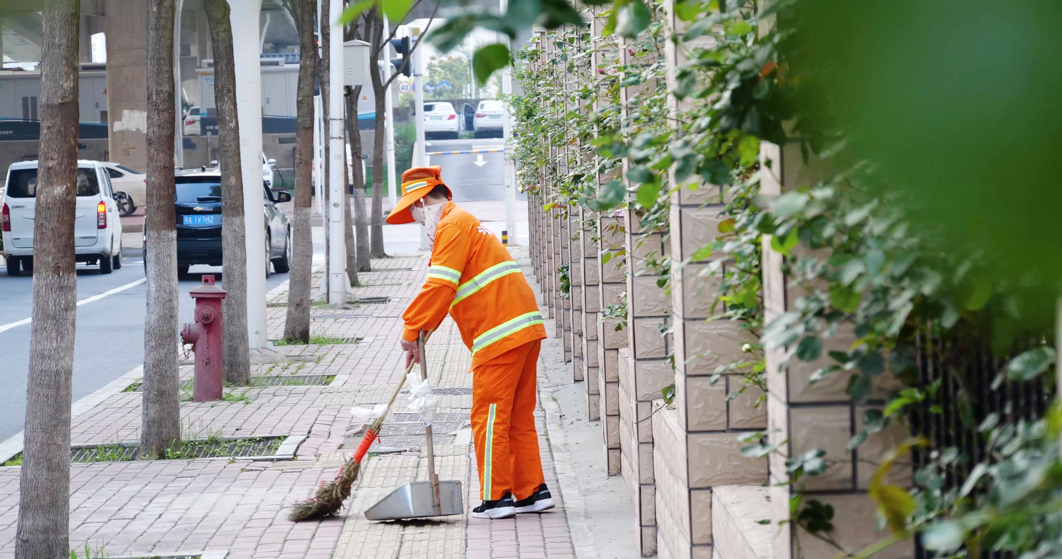 1786069085124721.jpg 千库网_环卫工人清洁工清洁道路劳动人民_摄影图编号177970.jpg